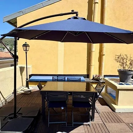 Cozy With Rooftop Terrace 4 People Apartamento